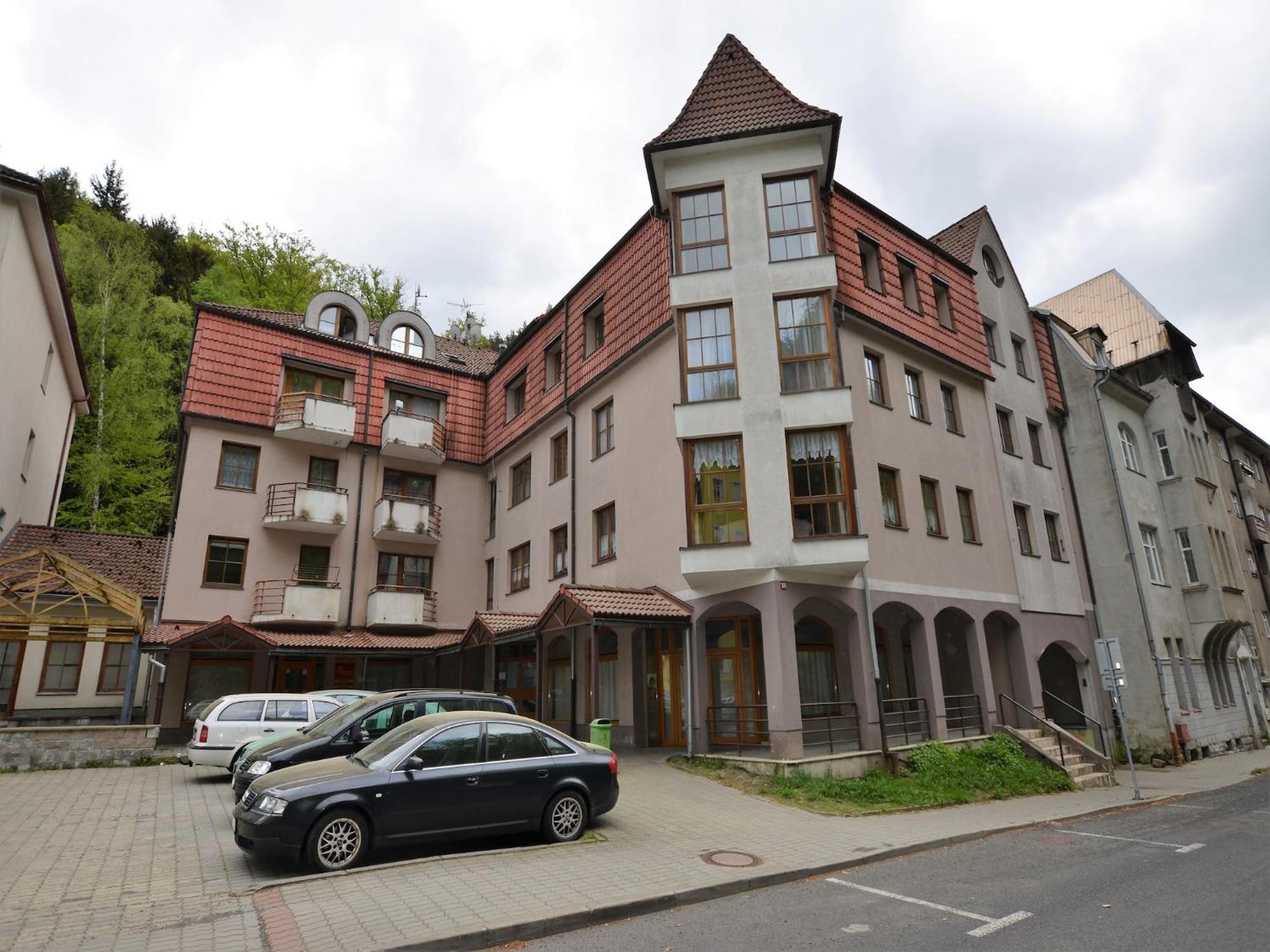 Snug Apartment In Jachymov Near Ski Area エクステリア 写真